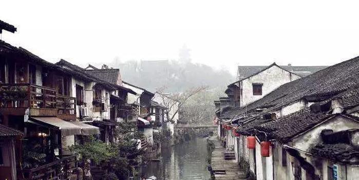 探索无锡一群大妈为跳广场舞,合力推开核酸亭!这群大妈们为何这么蛮横无理?,解决你的疑惑